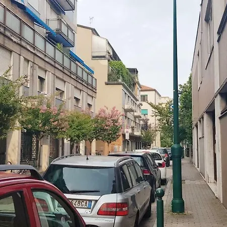 Linda's House * Μέστρε