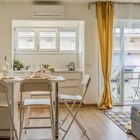 Linda's House * Μέστρε